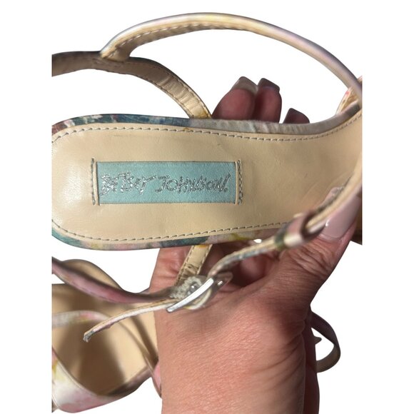 Betsey Johnson Luisa Floral Print Block Heel Strappy Fabric Sandals   7.5B - Picture 8 of 8